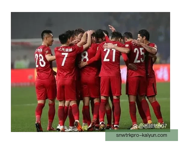 欧本战术调整引发讨论，球队表现略显波动需进一步优化